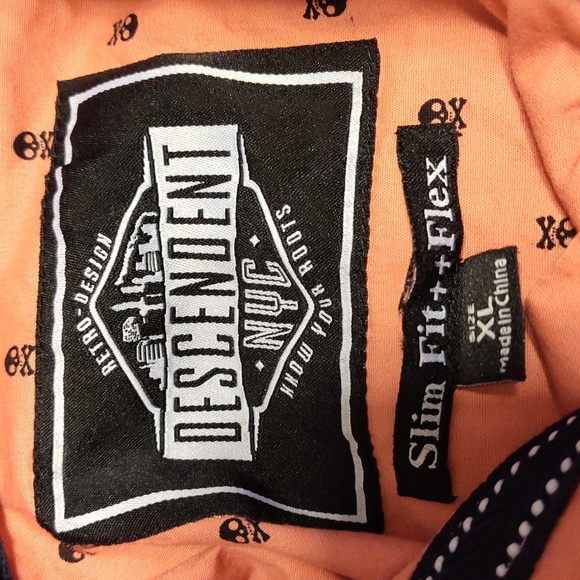 EUC Bundle of 4 Men's Button Down Short-Sleeve Shirts, Size: XL - Picture 10 of 13